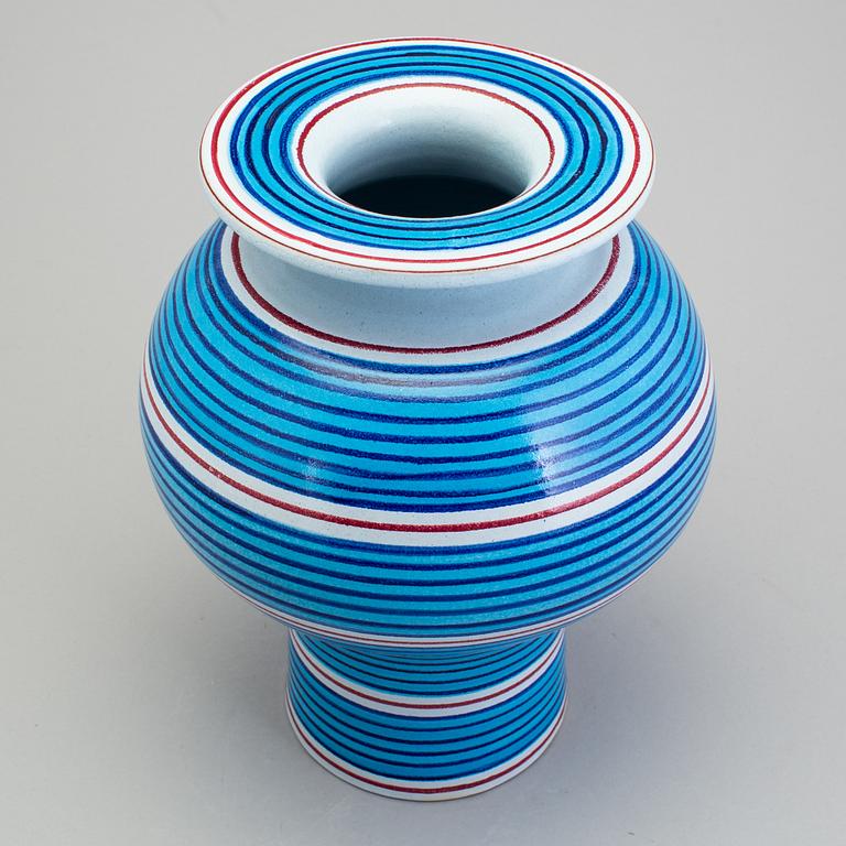 STIG LINDBERG, a faience vase, Gustavsberg 1960s.