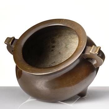 A copper alloy censer, Qing dynasty, 18th/19th Century.