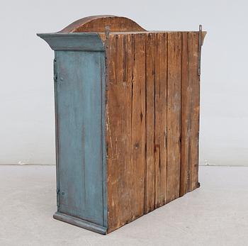 HÄNGSKÅP, 1800-talets första hälft.