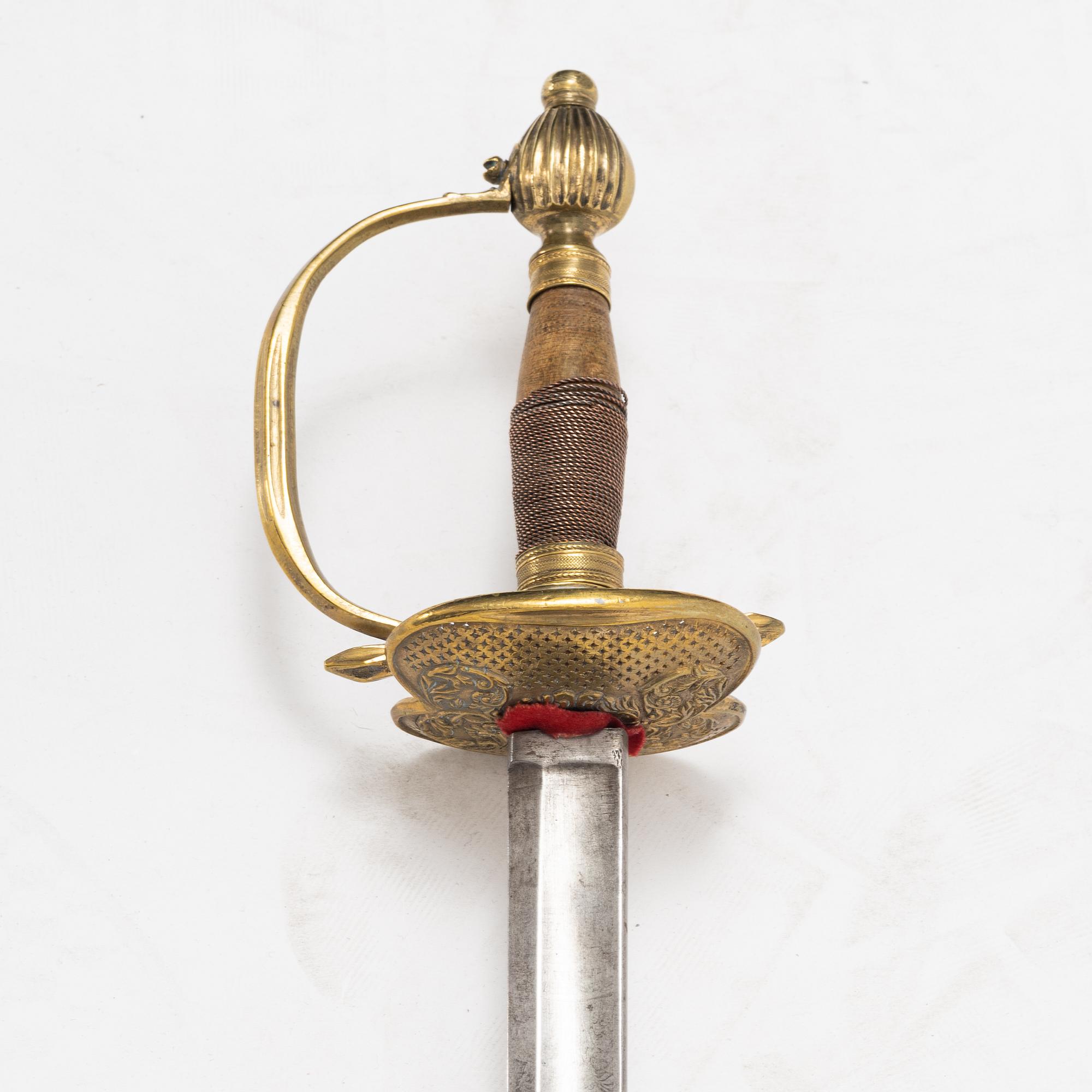 Värja svensk, för infanteriofficer, 1800-talets första hälft.