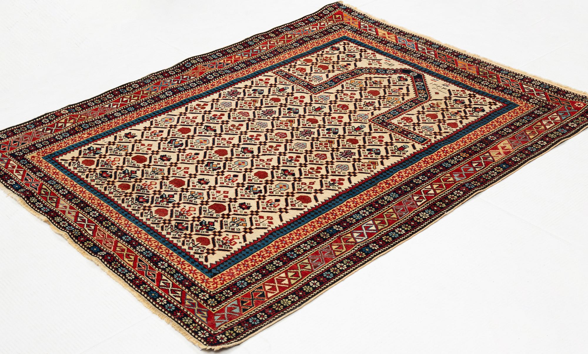 A rug, antique, Shirvan/Dagestan, Namazlyk, ca 138 x 114 cm.