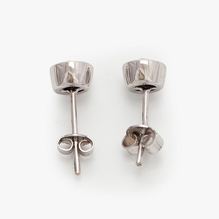 Earrings, brilliant-cut diamonds totalling circa 0.60 ct, 14K white gold.