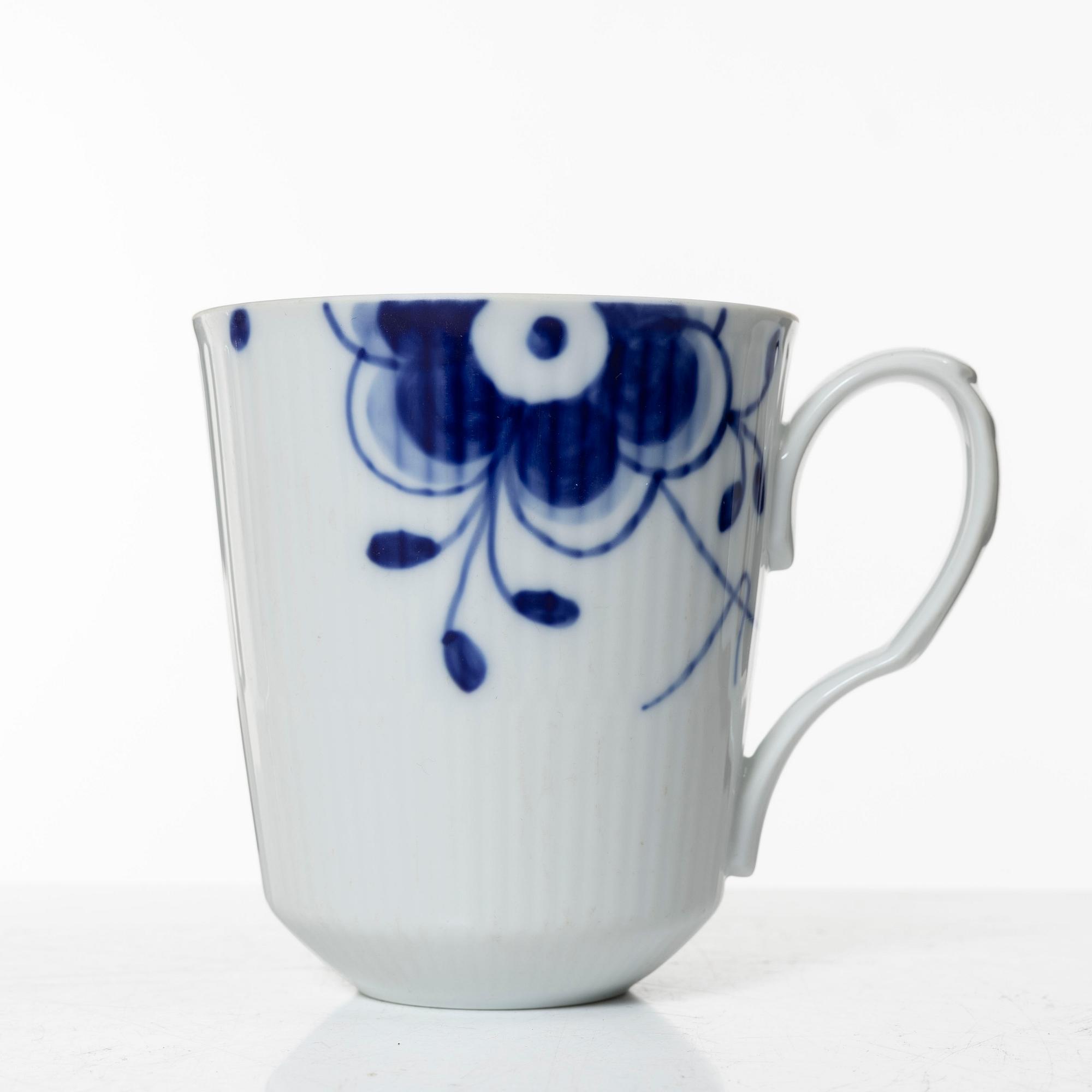 Royal Copenhagen, servisdelar, 27 st, porslin, "Blue Fluted Mega", Danmark.