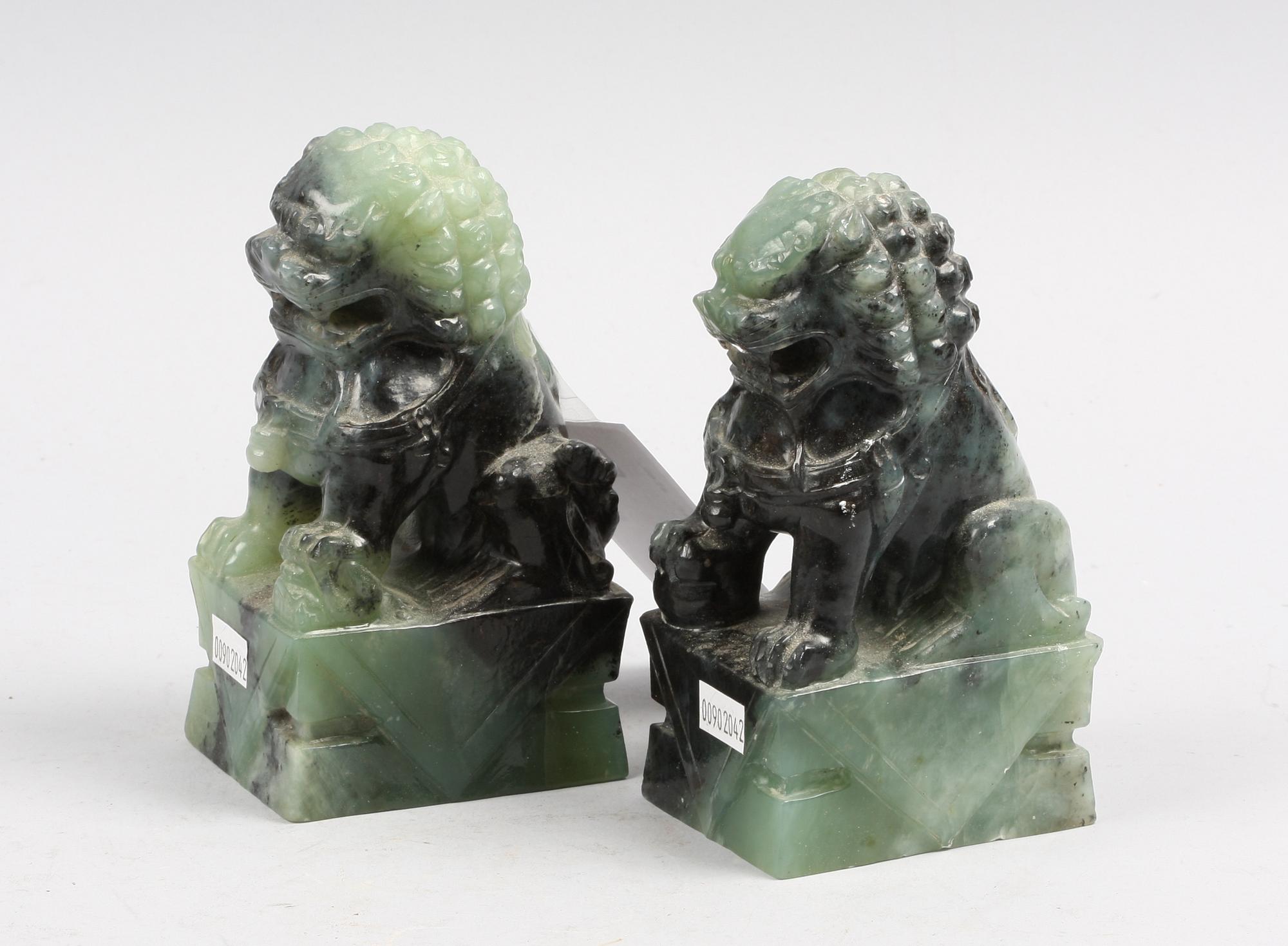 FIGURINER, ett par, sten, ostasien, sent 1900-tal.