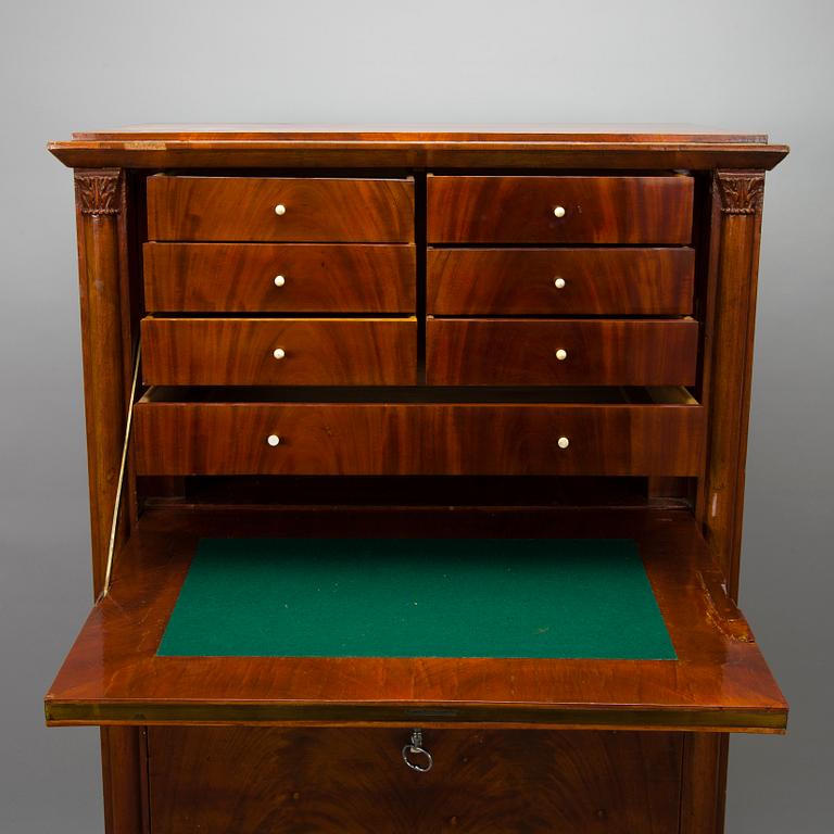 CHIFFONIER, mahogny 1800-talets andra hälft.