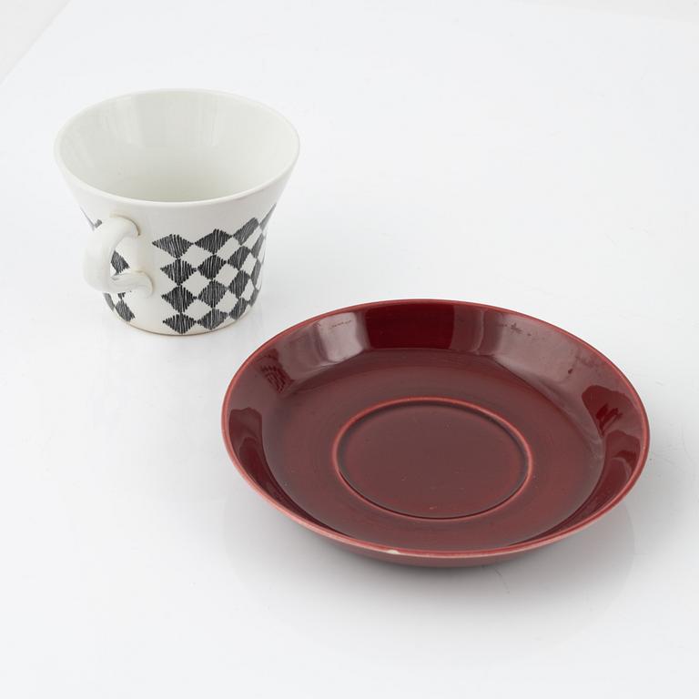 Marianne Westman, koppar med fat, 7 st, "Red Top", Rörstrand.