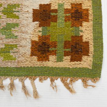 Berit Woelfer, matta, rölakan, signerad WB, ca 203 x 139 cm.