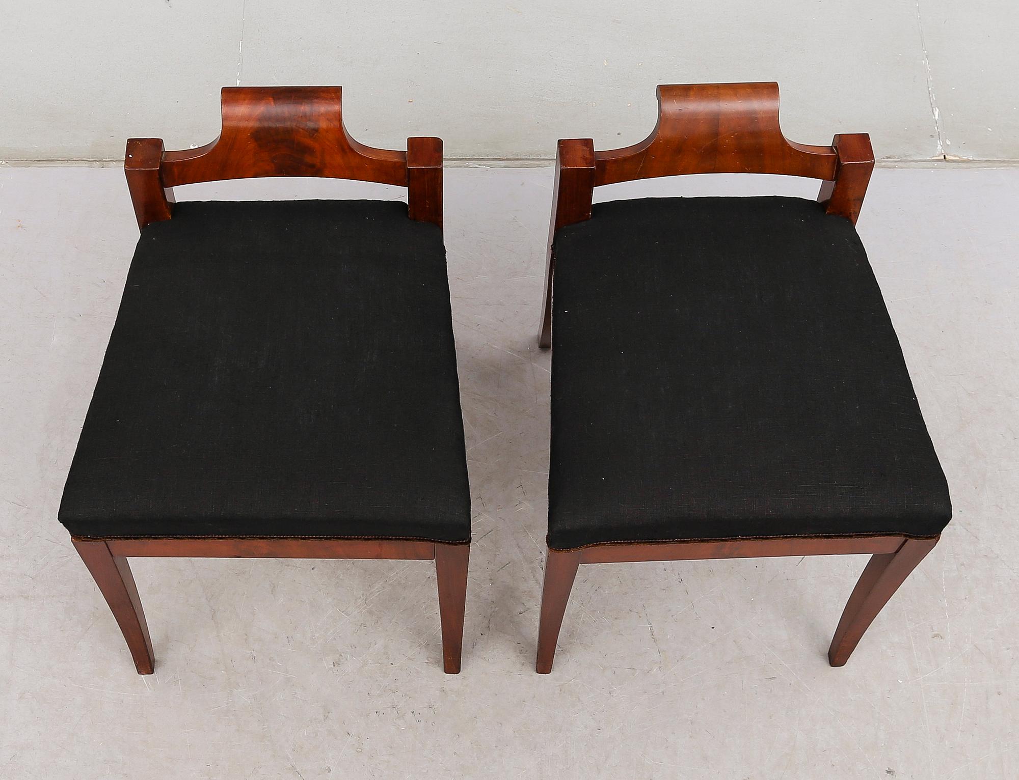 TABURETTER, 1 par, Karl-Johan, 1800-talets mitt.