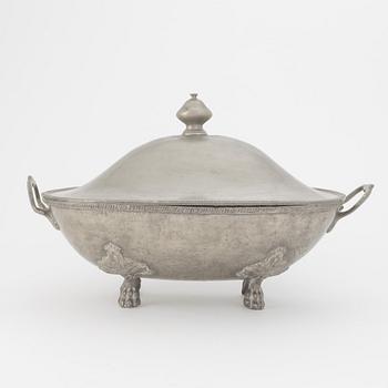 A pewter tureen, by Johan Wiklund (Norrköping 1809-19).