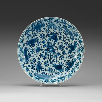 A blue and white charger, Kangxi (1664-1722).