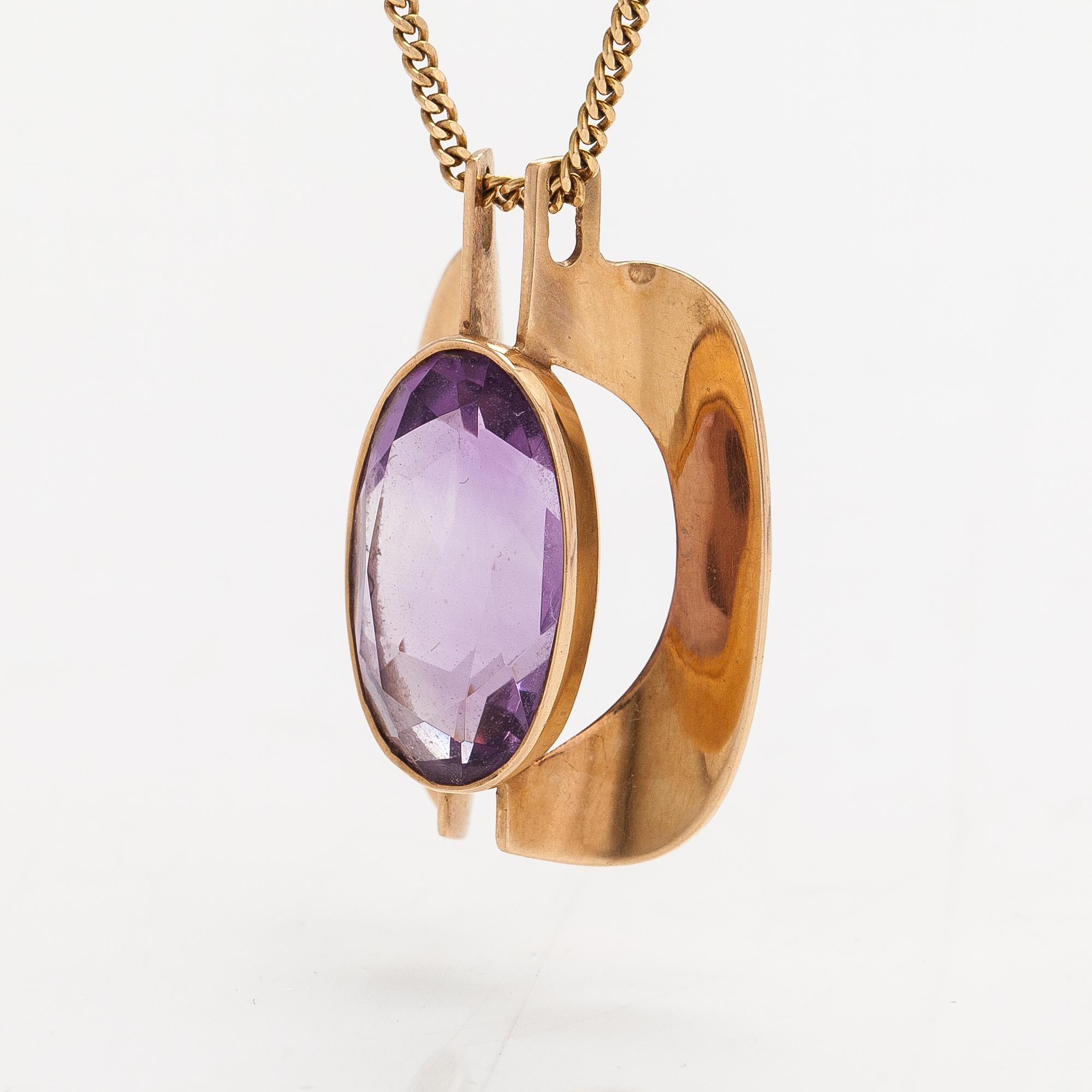 Eero Rislakki, A 14K gold necklace with an amethyst. Westerback, Helsinki 1960.