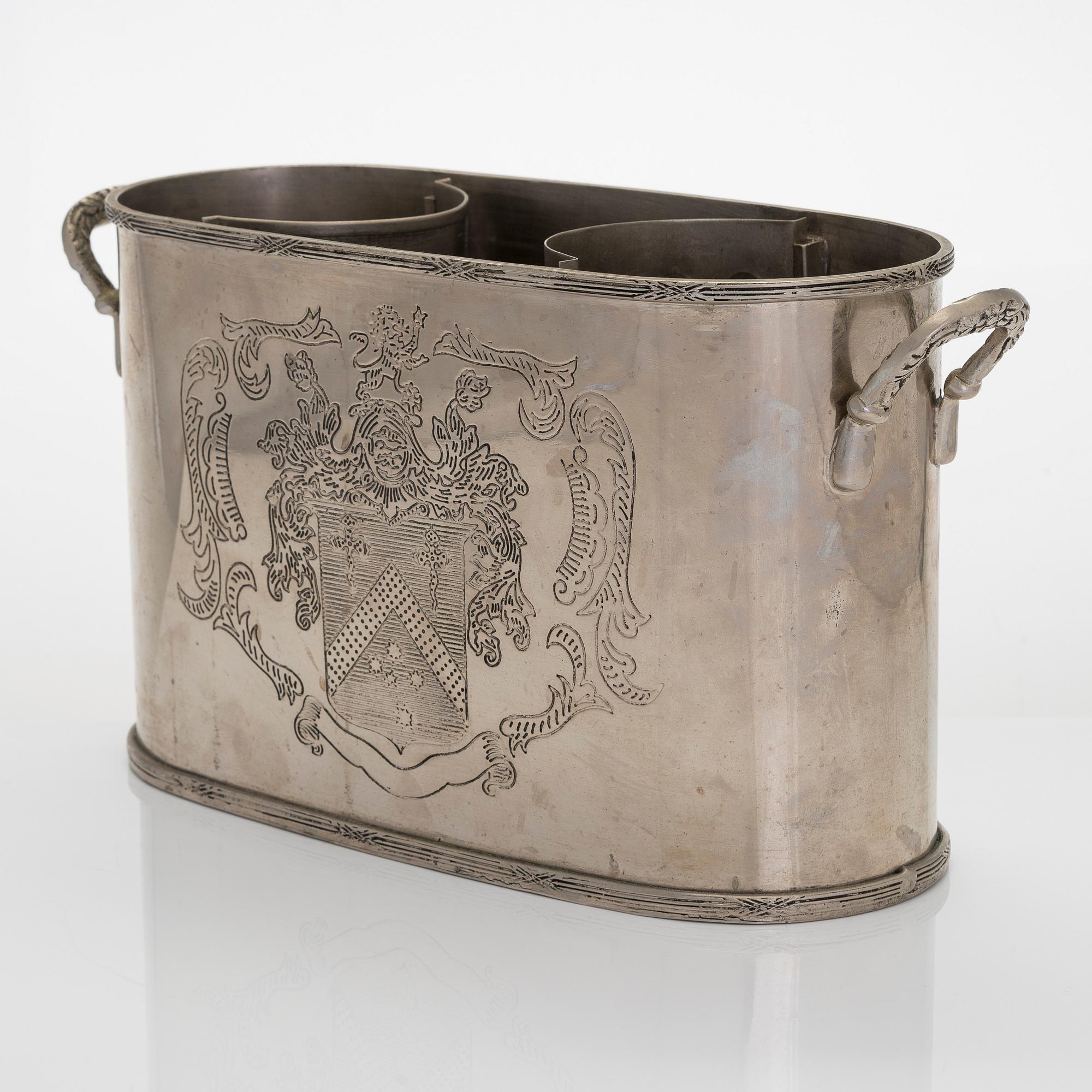 Champagne cooler, for two bottles.