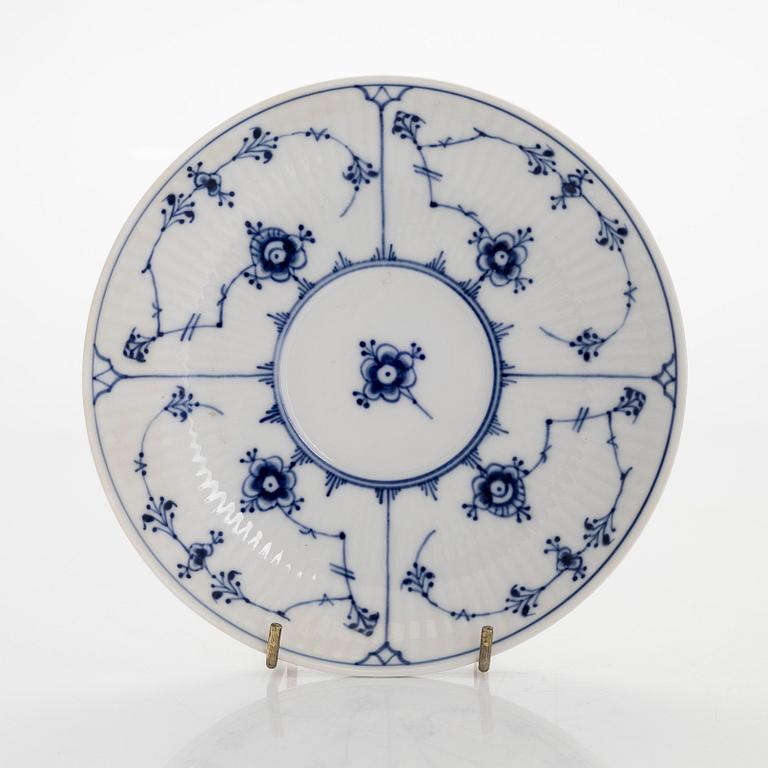 A set of six 'Musselmalet' porcelain pieces, Royal Copenhagen, Denmark.