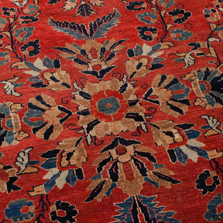 A CARPET. Semi-antique Sarouk. So-called American Sarouk, Around 198 x 129 cm.