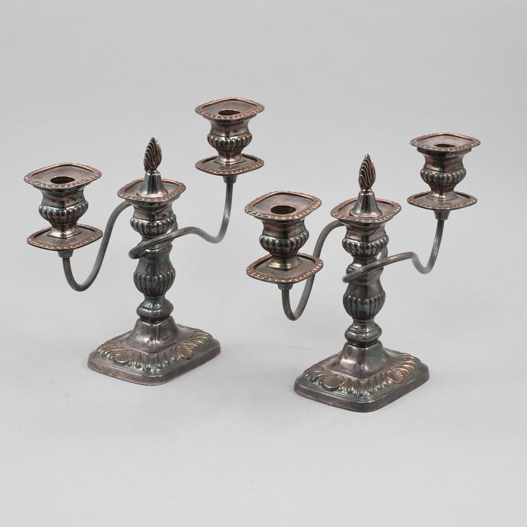 KANDELABRAR, ett par, nysilver, omkring 1900-talets mitt.