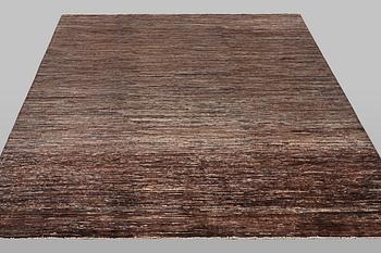 Matta, Gabbeh, ca. 292 x 250 cm.