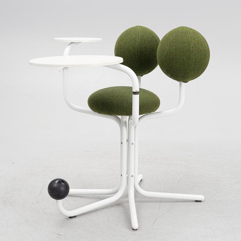 A 'Globe Tree' workstation by Peter Opsvik, Globe concept.