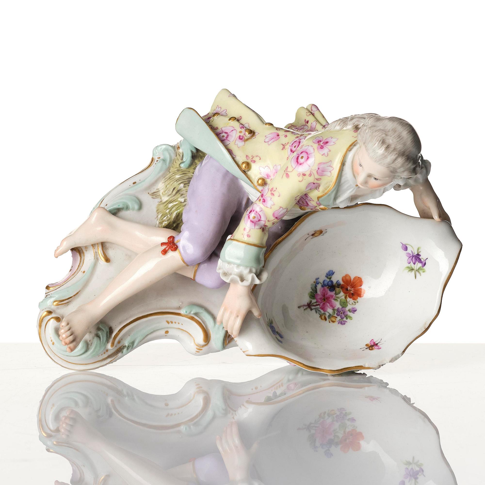 A pair of porcelain salt cellars, Meissen, Germany, late 19th century.