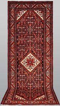 A pictoral Hamadan runner, ca 310 x 115 cm.