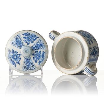 A Swedish Rörstrand butter tureen with cover, 18th century.