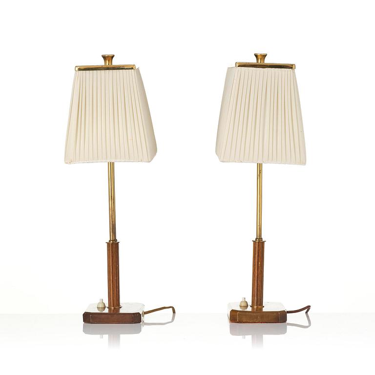 Harald Notini, bordslampor, ett par, modell 15485, Arvid Böhlmarks Lampfabrik, Stockholm, 1940-50-tal.
