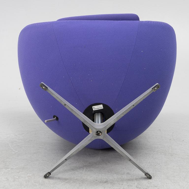 Arne Jacobsen, an armchair with footstool, "The Egg", Fritz Hansen, Denmark, 2003.