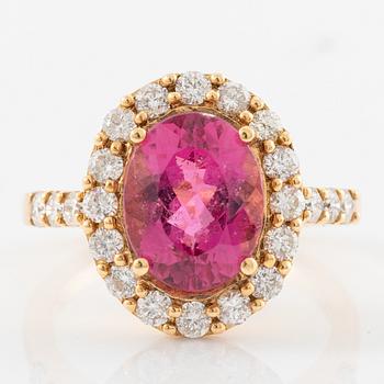 Ring, carved, 18K rose gold with pink tourmaline and brilliant-cut diamonds.