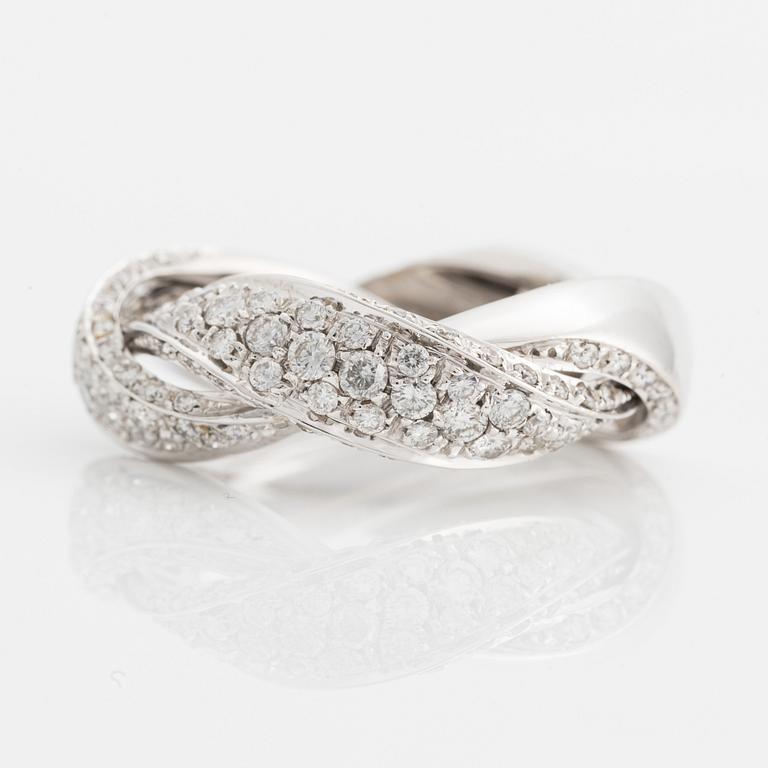 H Strömdahl ring 18K vitguld med runda briljantslipade diamanter.