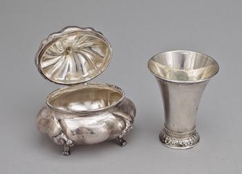 SOCKERSKRIN samt BÄGARE, silver, bl a GAB, Stockholm, 1945. Vikt 351 g.