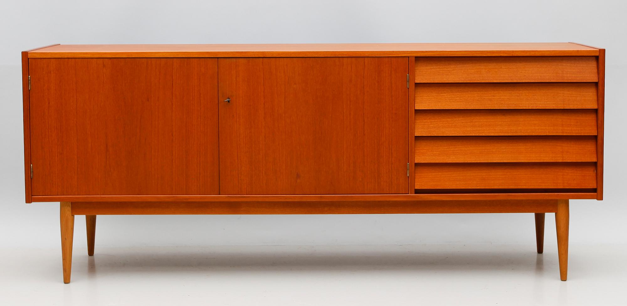 SIDEBOARD, 1900-talets andra hälft.