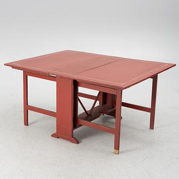 A gate leg table, 19th century.