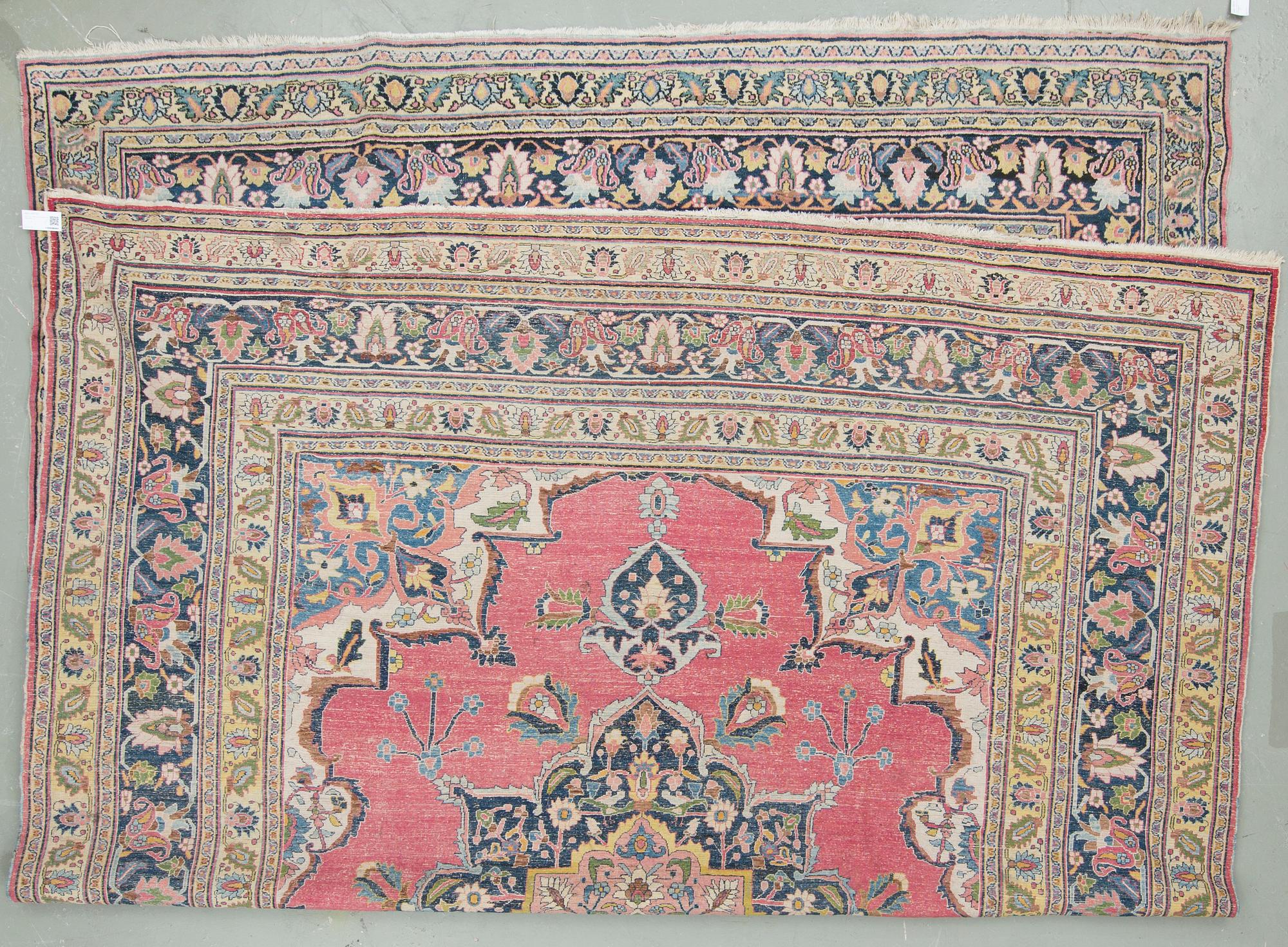 MATTA, Täbris, semiantik. Ca 392x300 cm.