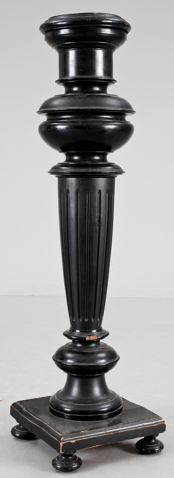 PIEDESTAL, nyrenässans, 1800-talets slut.