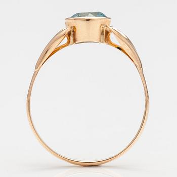 A 14K gold ring with a blue zircon. Helle Väinö, Turku 1960.