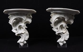 KONSOLHYLLOR, ett par, parian, nyrokoko, Gustafsberg, 1899.