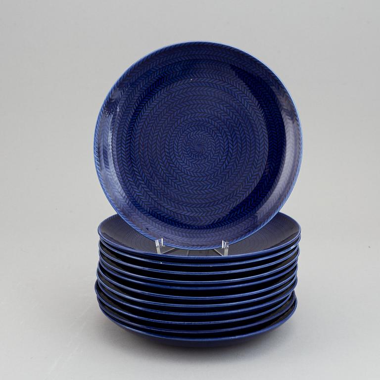 Hertha Bengtson. 44 pcs of the tableware "Blue fire" (Blå Eld) from Rörstrand.