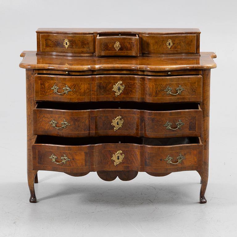 Bureau cabinet with superstructure, in the manner of Johan Hugo Fürloh, late Baroque, Stockholm work, first half of the 18th century.