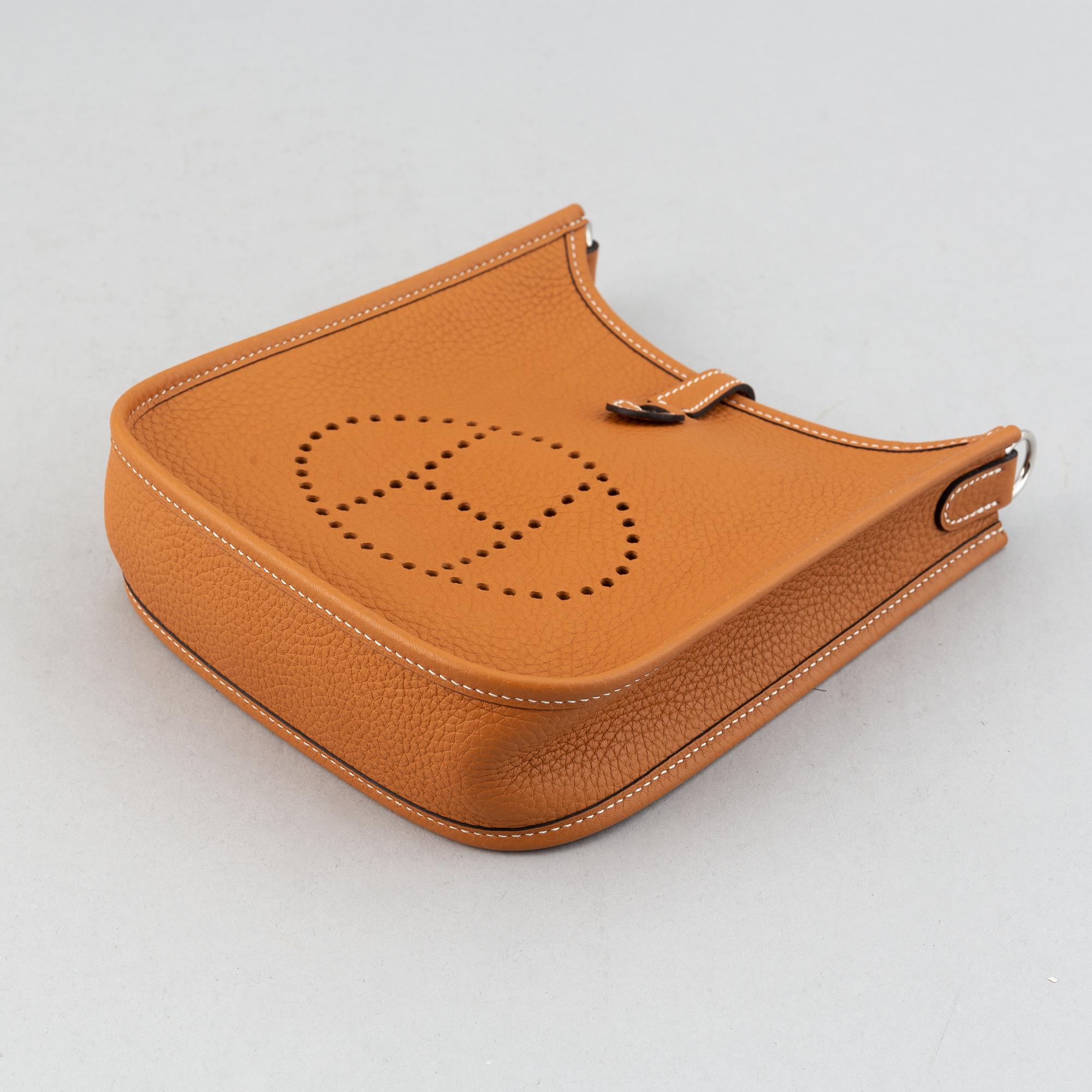 Hermès, an 'Evelyn' leather handbag.