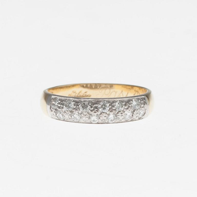 RING, 14K gold, 12 st. diamanter tot. 0,36 ct. Finska stämplar Silván 2006. Vikt 2,7 g. Intyg.