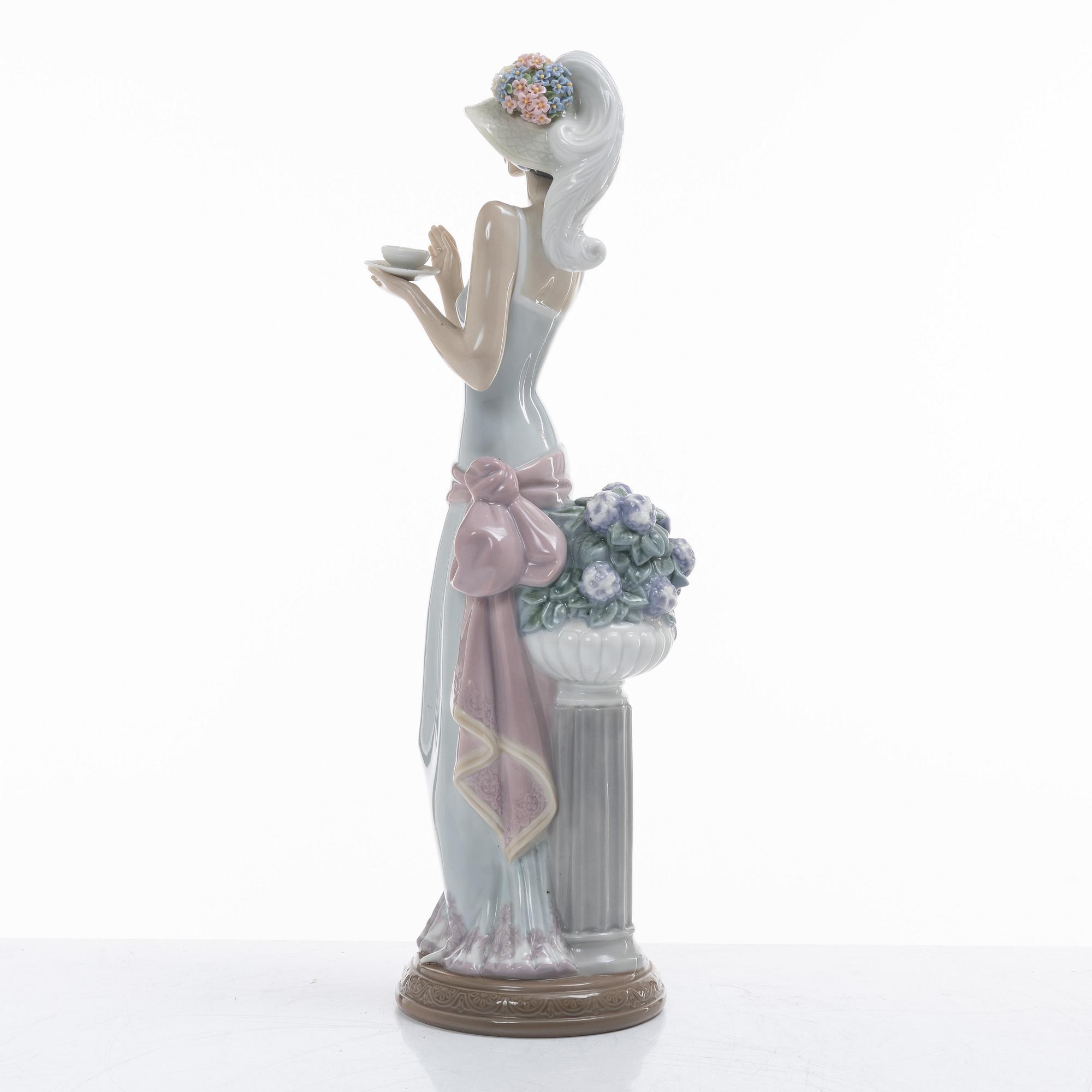 Juan Huerta, a 'Tea Time' figurine, Lladrò, Spain, 1988-98.