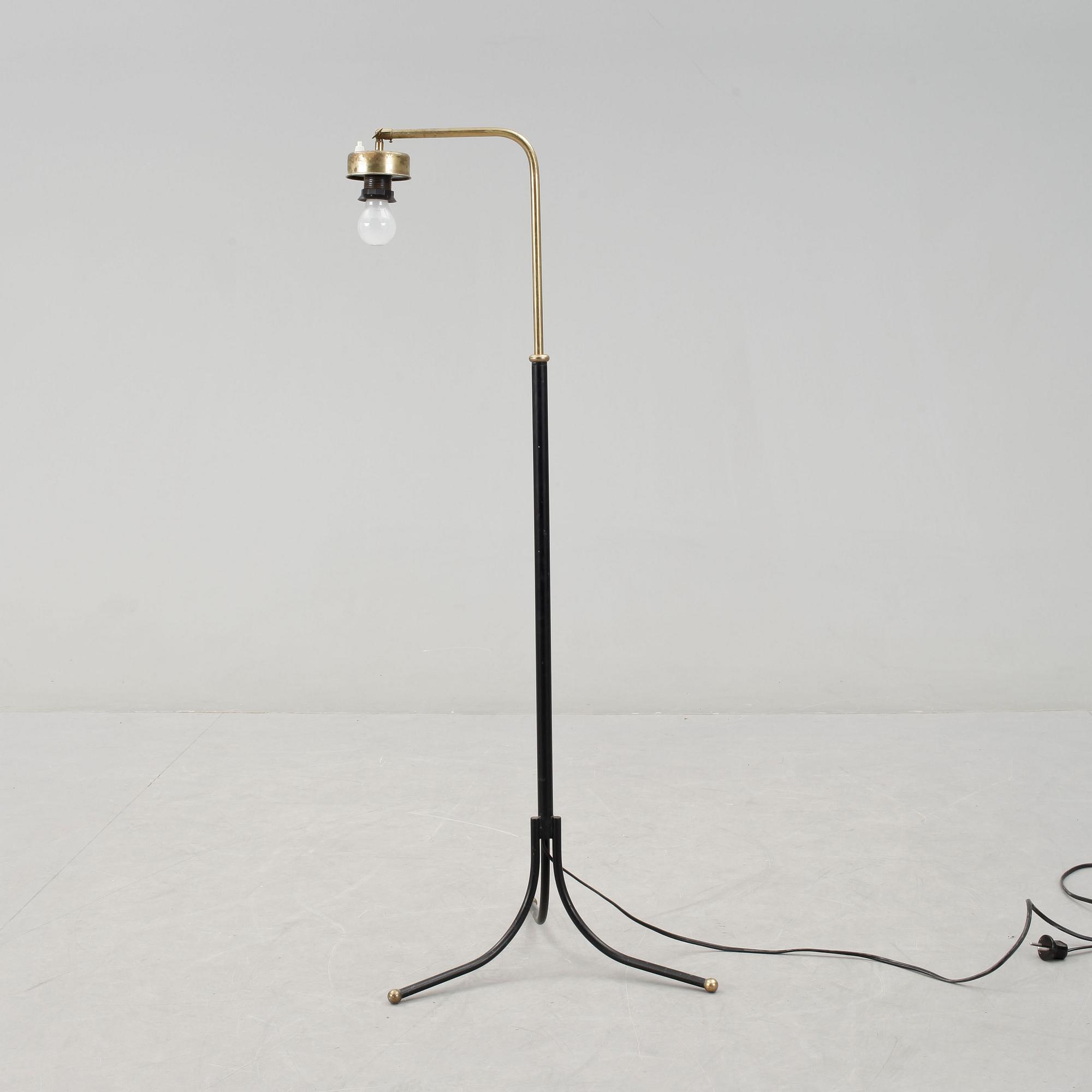 GOLVLAMPA, modell 1842, firma Svenskt Tenn.