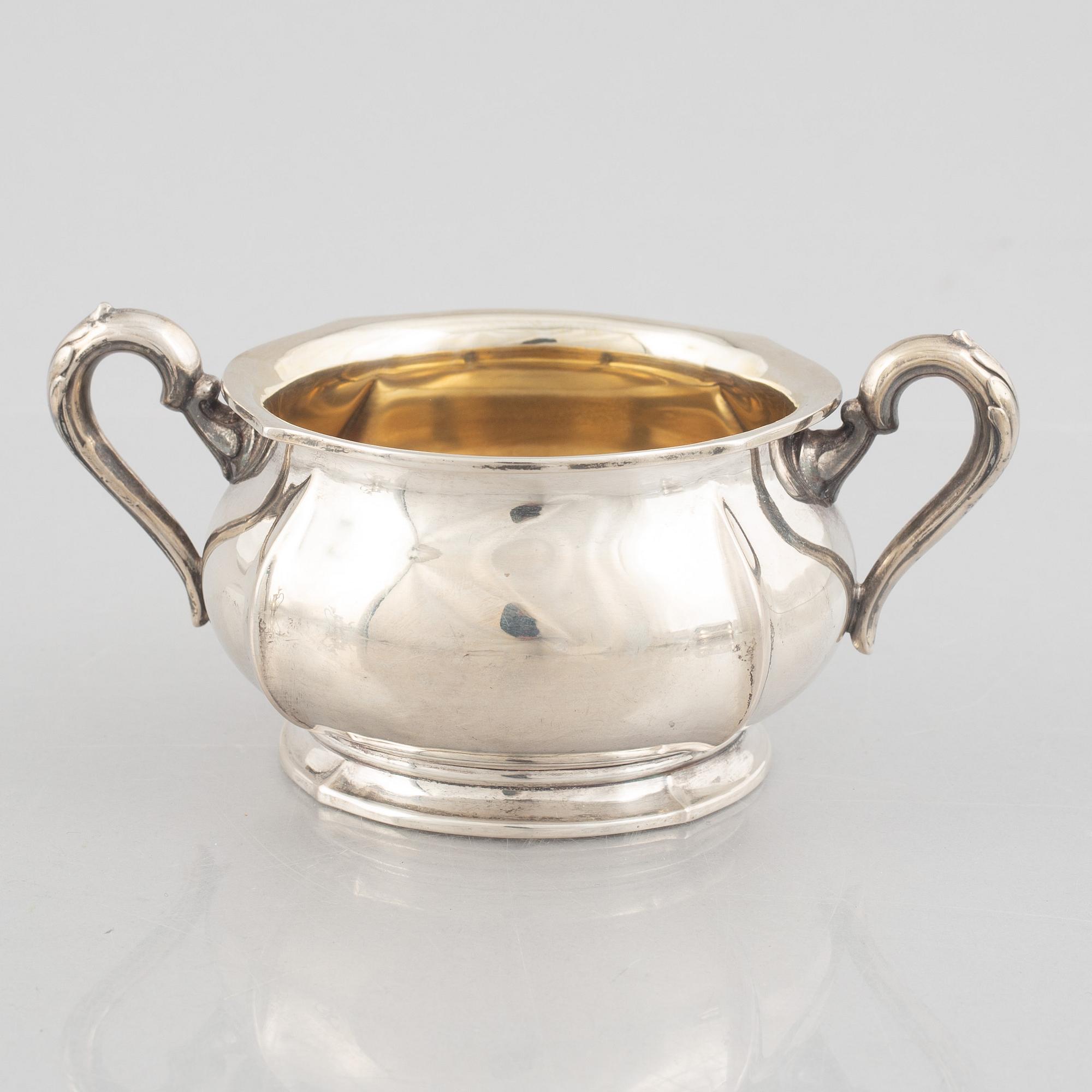 A Norwegian silver mocha pot, creamer and sugar bowl,  Norsk Filigfransfabrikk, Oslo, around 1920.