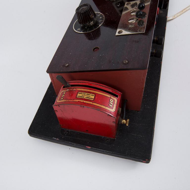 Twelve O-gauge Hornby train wagons England 1930s.