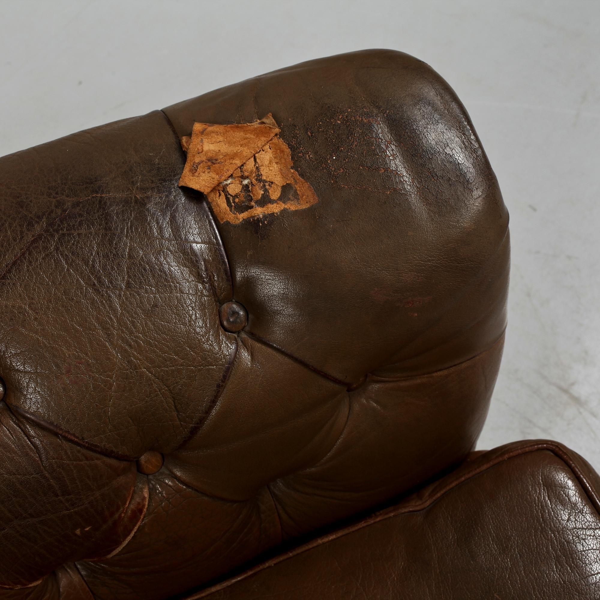 FÅTÖLJ, Chesterfieldmodell, 1900-tal.