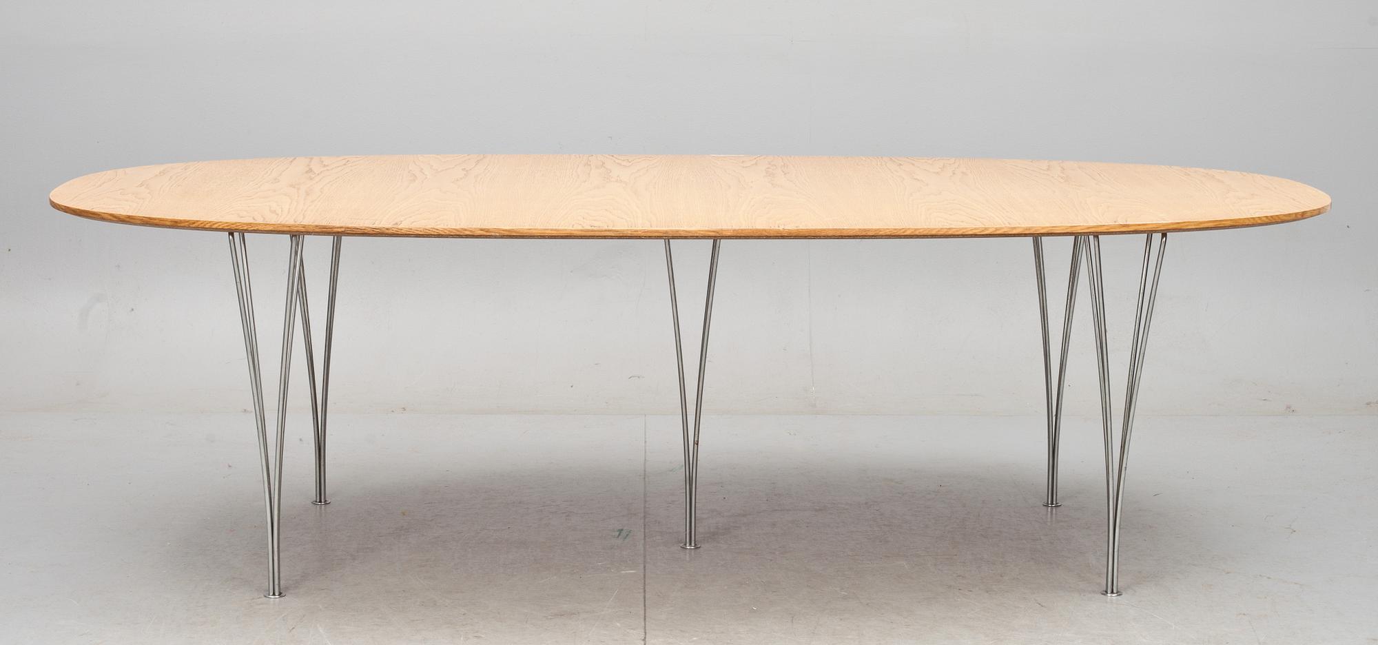 BORD. "Superellips", design Piet Hein och Bruno Mathsson.