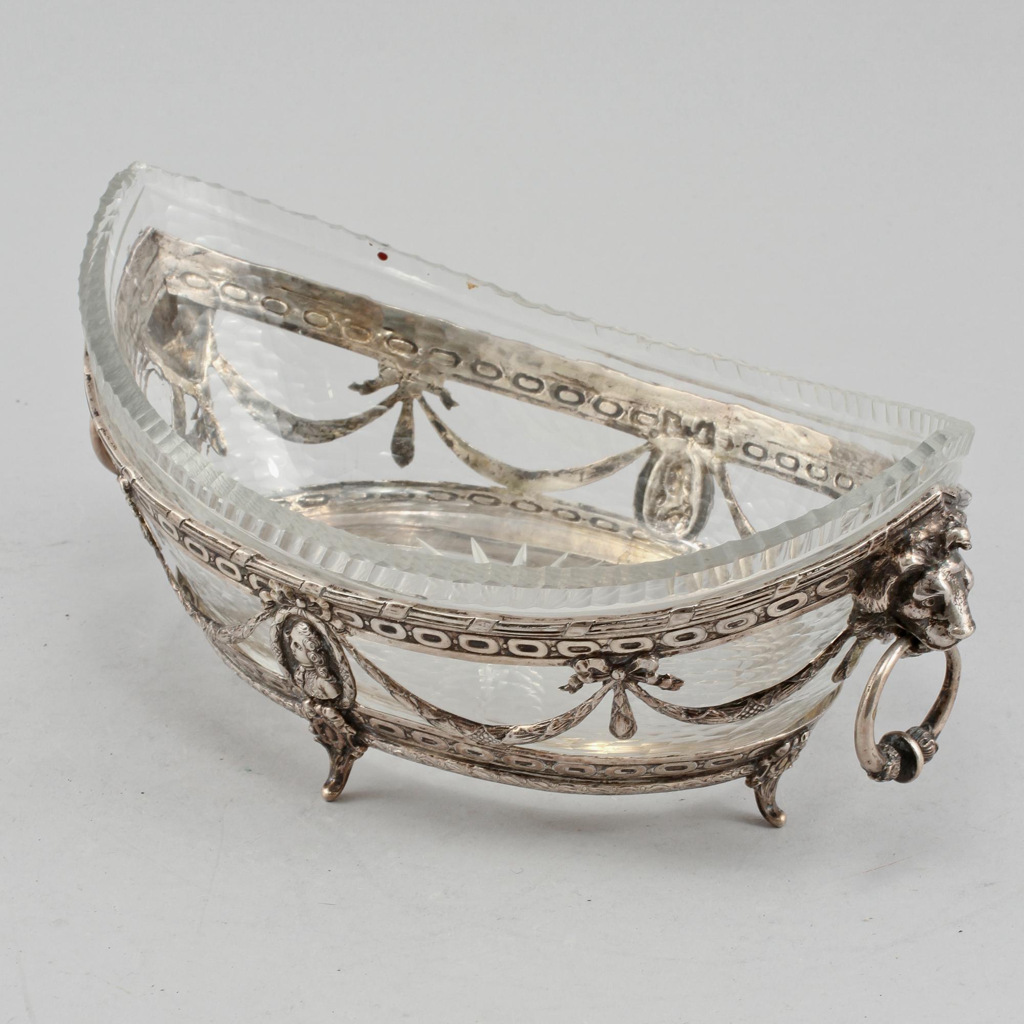 JARDINIERE, silver och glas, omkring sekelskiftet 1900, vikt   465 g.