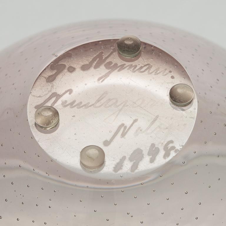 Gunnel Nyman, vas, modell "GN 4", signerad G. Nyman Nuutajärvi Notsjö. Formgiven 1948.