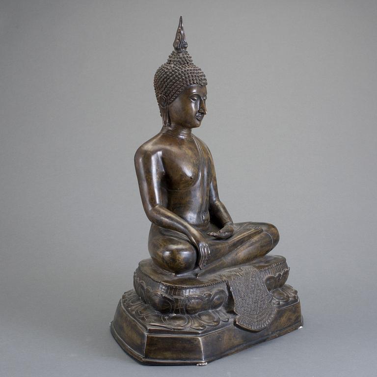 BUDDHAFIGURIN, brons, Thailand, 1900-tal.