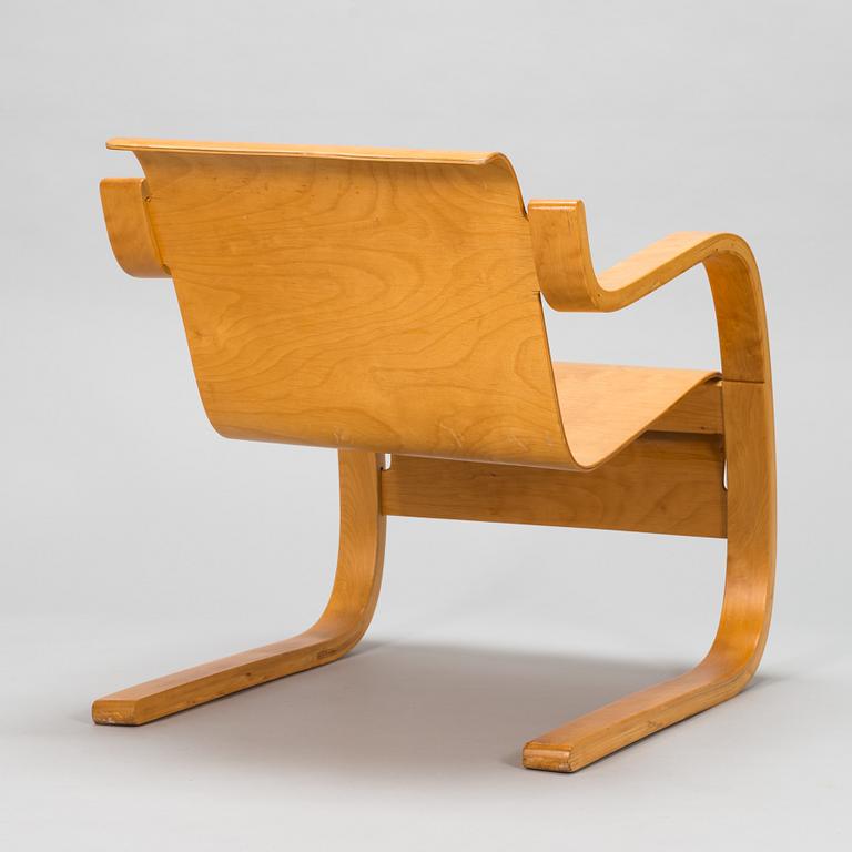Alvar Aalto, a mid-20th-century '31' armchair for  O.Y. Huonekalu- ja Rakennustyötehdas A.B.