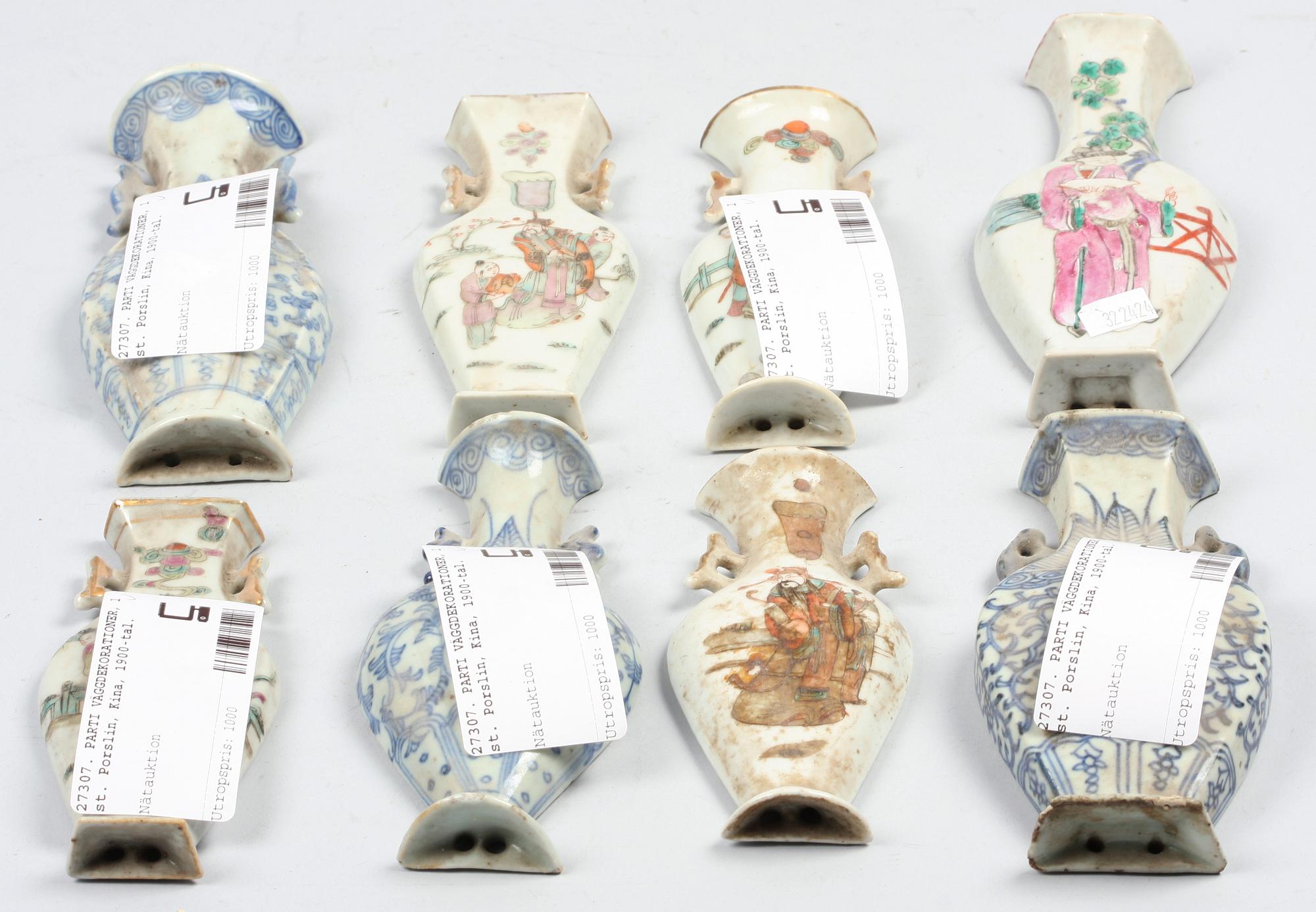 PARTI VÄGGDEKORATIONER, 18 st. Porslin, Kina, 1900-tal.